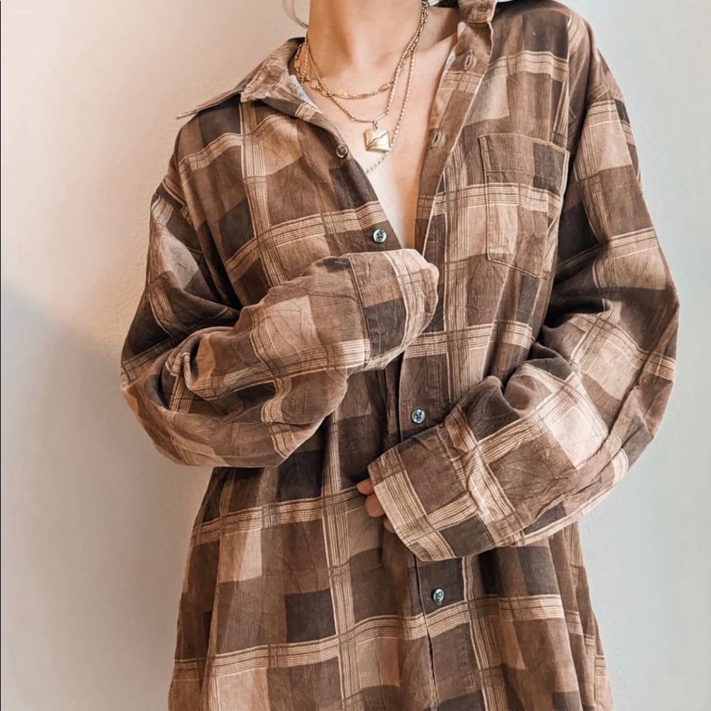 ISO CURDOROY Jacket/Shirt/Jacket with similar (brown) pattern size small/medium.